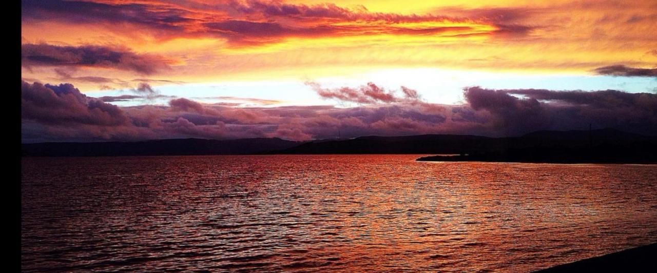 You Deserve A Staycation On The Firth Of Clyde へレンズバラ エクステリア 写真